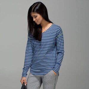Lululemon Women's Weekend Long Sleeve - Blue/White Stripe